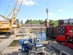 Fotos Bau des letzten Stauwehres Knockster Tief am Groes Meer