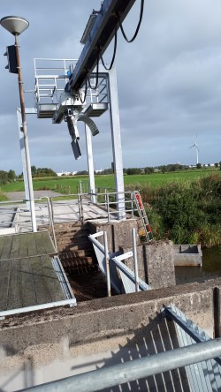 Fotos Einbau neuer dritter Pumpe und neue Rechenreinigungsanlage Hauptschöpfwerk Victoburer Meede